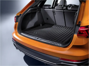Audi Q3 83A trunk mat, 19-25 mm, black rubber