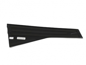 Jeep Grand Cherokee WK2 11-22 rear left side door trim scratches