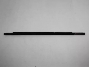 Molding door-glass center rear left Dodge Dart 13-16