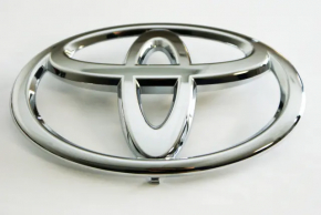 08-16 Toyota Sequoia grille emblem