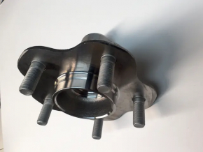 Nissan 350z rear left hub
