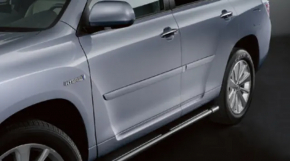 Door molding center front left Toyota Highlander 08-10