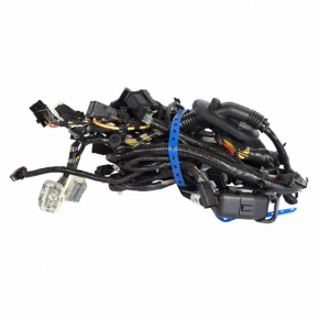 The underhood wiring with the fuse box of the Ford Fusion mk5 13 2.5 is broken, under restoration