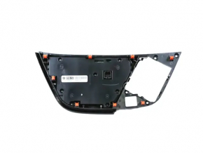 Multimedia and climate control Chrysler Pacifica 18-20