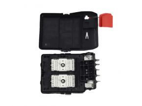 Jeep Grand Cherokee WL 22-25 PHEV underhood fuse box for heated wipers