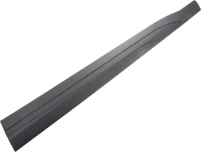 Lower front right door trim for Nissan Kicks 18-25