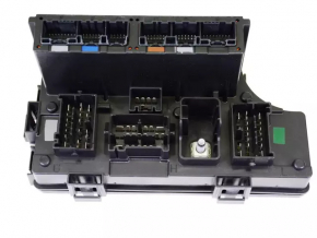 Jeep Compass 11-16 Underhood Fuse Box