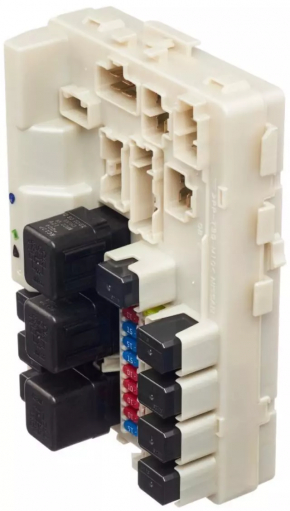 Infiniti FX35 03-08 underhood fuse box