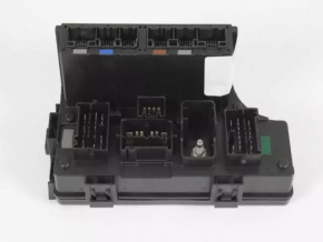 Chrysler 200 11-14 Underhood Fuse Box