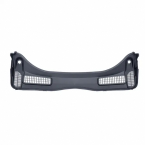 The plastic windshield wiper grille on a Ford Escape MK3 2013-2019 is broken.