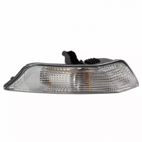 Right turn signal in the bumper of a Ford Mustang mk6 15-17
