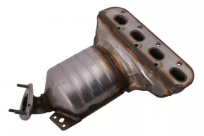 Exhaust manifold with catalytic converter Chevrolet Volt 11-15 broken stud