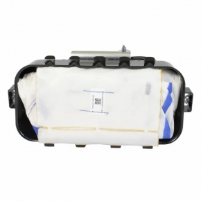 The passenger airbag in the dashboard of the Ford Edge 15-24