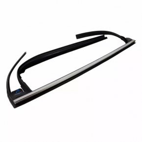 Lincoln MKX 16-18 rear right window seal with upper chrome molding, worn
