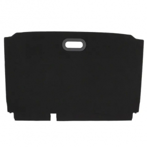 The trunk floor of a Ford Ecosport 18-22 is black and needs cleaning. There are scratches on the handle.