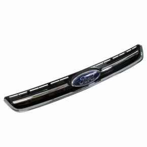 The radiator grille of the Ford Escape MK3 13-16 pre-restored without the Titanium emblem