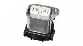 High-voltage cable to the battery of Toyota Camry v40 hybrid through the entire body, the chip is cut off