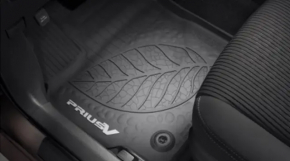 Set of floor mats for Toyota Prius V 12-17, black rubber