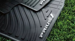 Set of floor mats for Toyota Prius V 12-17, black rubber