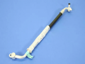 Air conditioning condenser-compressor pipe for a Jeep Grand Cherokee WK2 11-22 3.6
