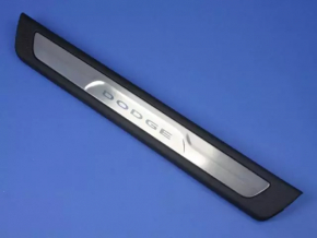 Door sill trim front right Dodge Durango 11-24 black, with chrome