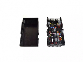 Underhood fuse box Chrysler 200 15-17 3.6 cracks, broken mount