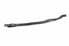 Central hood seal Chevrolet Trax 15-22 on the hood