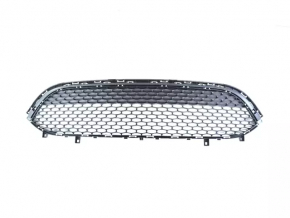 Lower grille of the front bumper central Chrysler Pacifica 17-20 under fog lights without radar, cracks, missing elements, broken fasteners