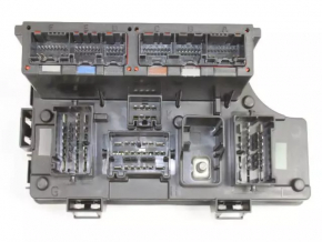 Jeep Patriot 11-17 Underhood Fuse Box