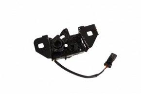 Chevrolet Malibu 19- Hood Lock