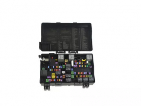 Fuse box underhood Jeep Grand Cherokee WK2 11-15