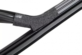 Glass seal with upper molding front left Chevrolet Equinox 18-