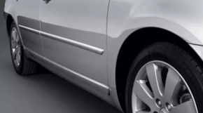Door molding center front left Toyota Camry v40