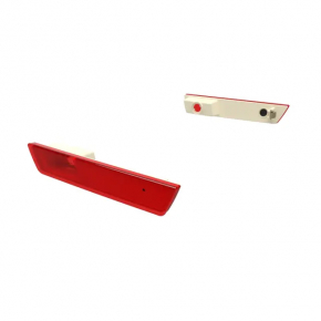 Rear left reflector for a 2014 Dodge Challenger