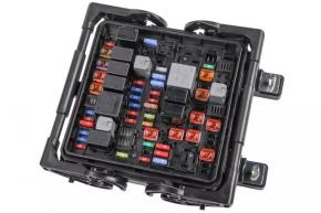 Underhood fuse box Cadillac ATS 17-19 2.0, 3.6 under stop-go