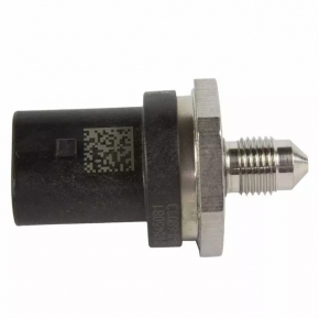 Fuel pressure sensor Ford Fusion mk5 17-20 2.0T on the fuel rail